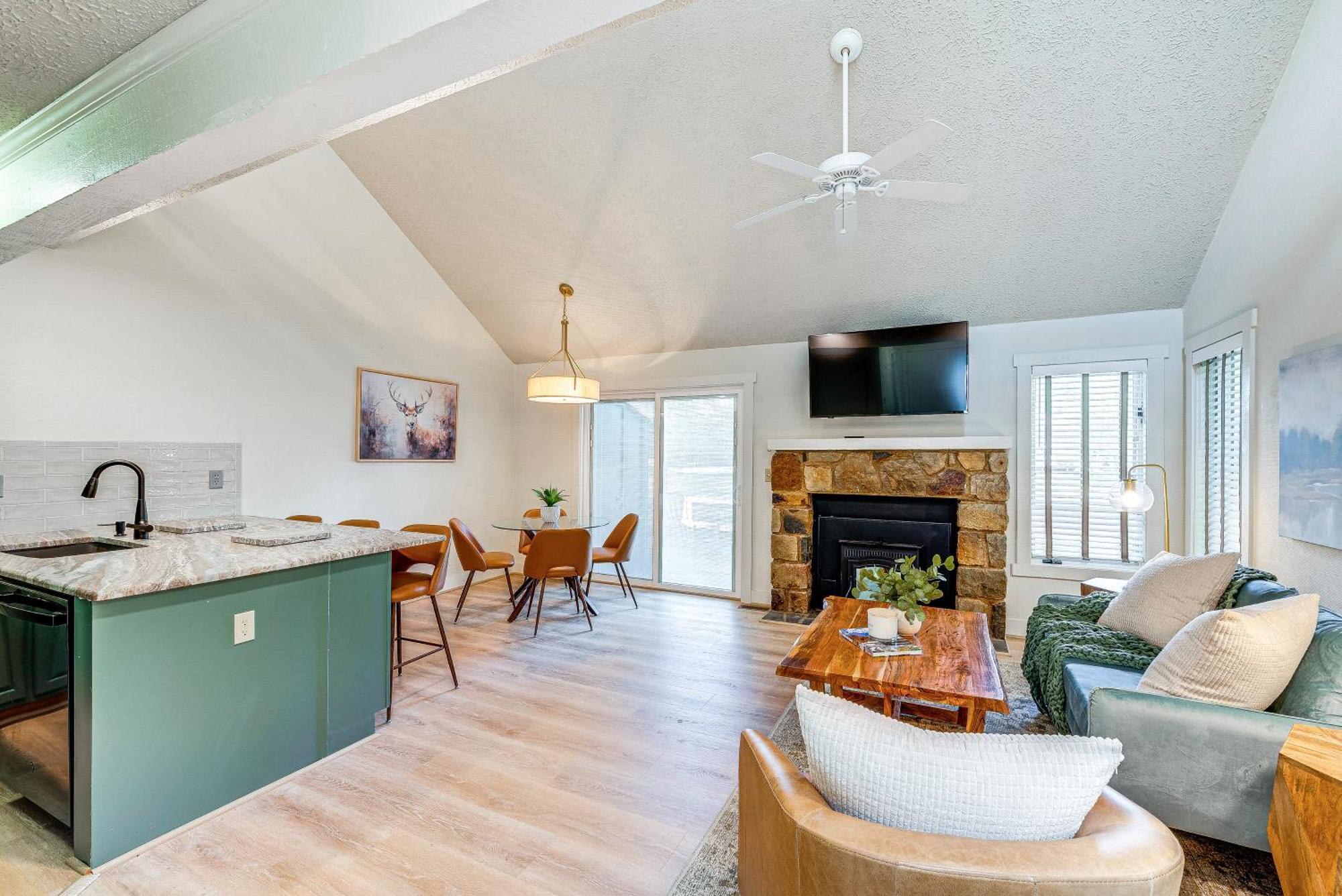 Updated Boulder Club Near Slopes!